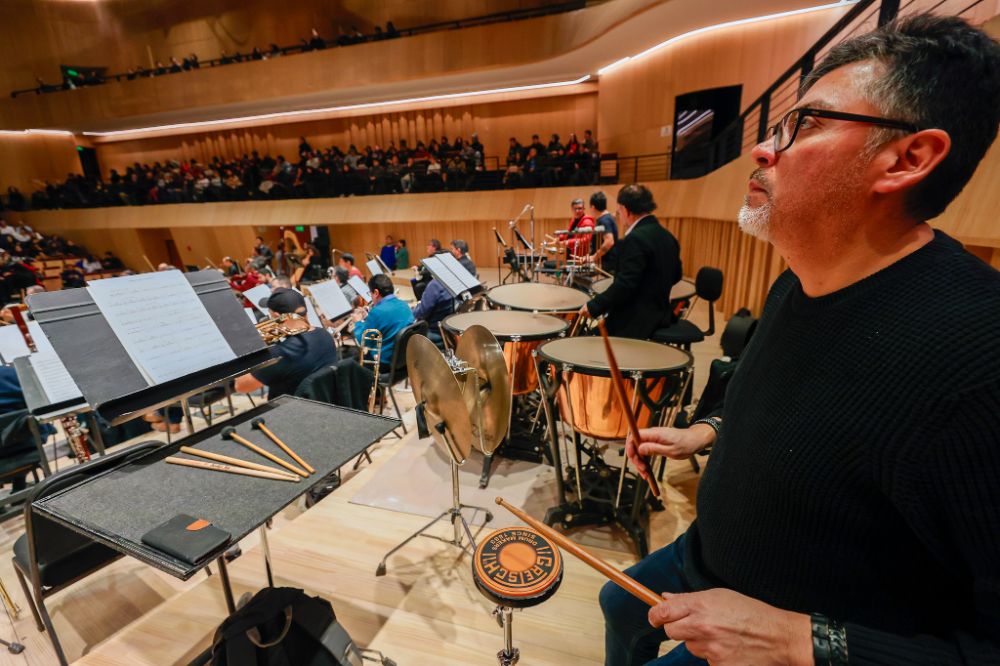 El programa incluirá la Obertura Festiva, del compositor chileno Juan Orrego Salas, y la Novena Sinfonía de Beethoven. 